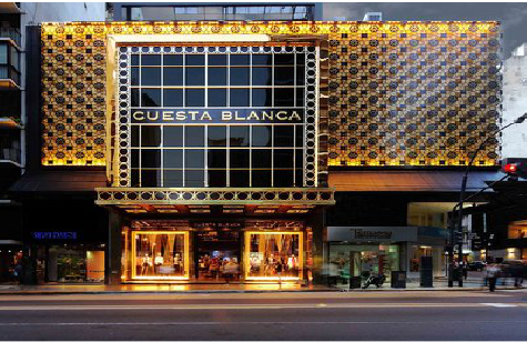 崇仁门头设计与商业空间的纽带。